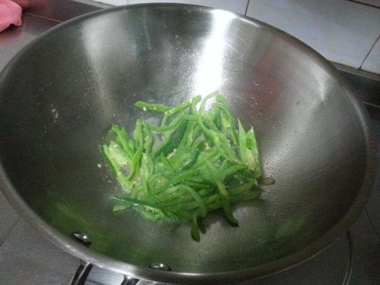 尖椒炒鸡蛋步骤6