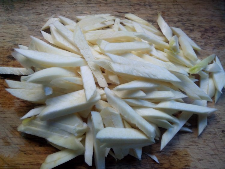 毛豆炒茭白步骤2