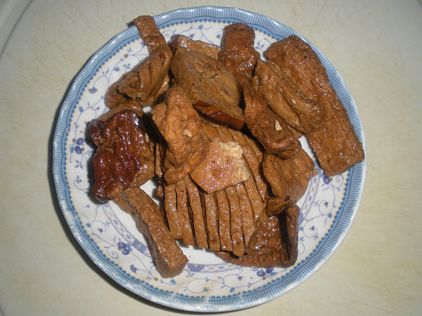炝炒白菜豆制品步骤2