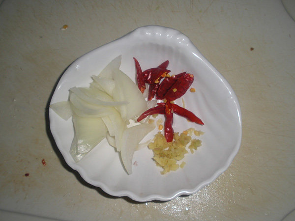 炝炒白菜豆制品步骤4