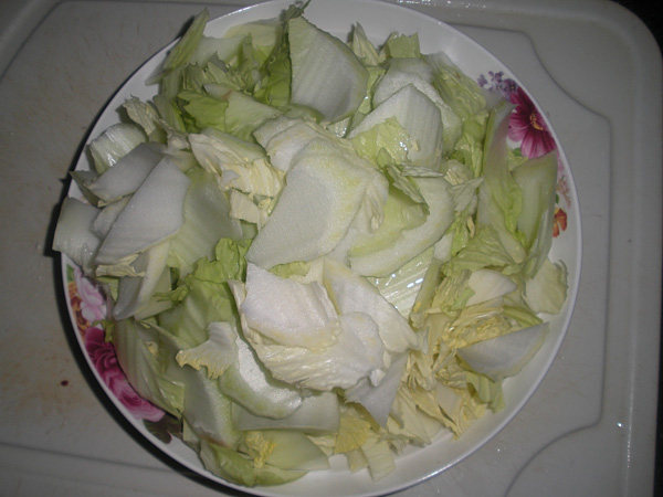 炝炒白菜豆制品步骤3