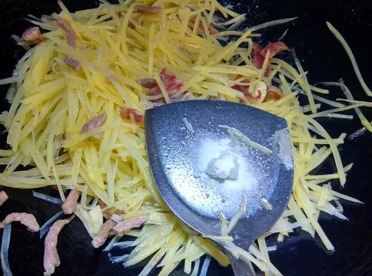 三丝土豆步骤6
