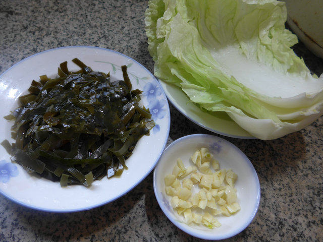 蒜香海带炒白菜步骤1