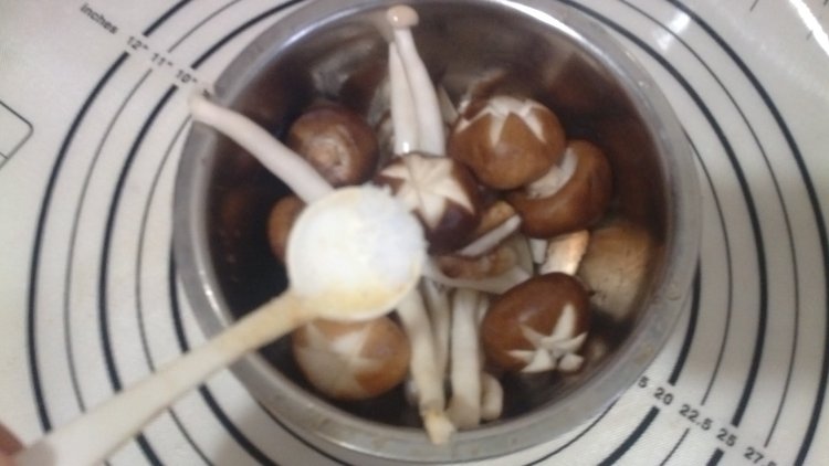 双椒烤双菇步骤2