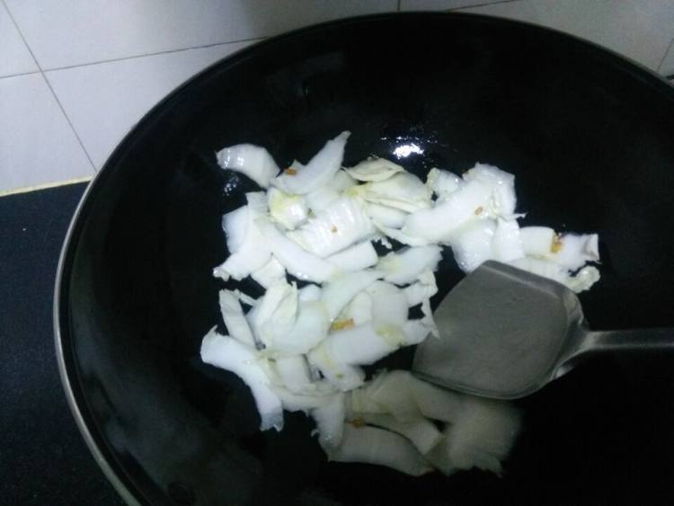 家常醋溜大白菜步骤3