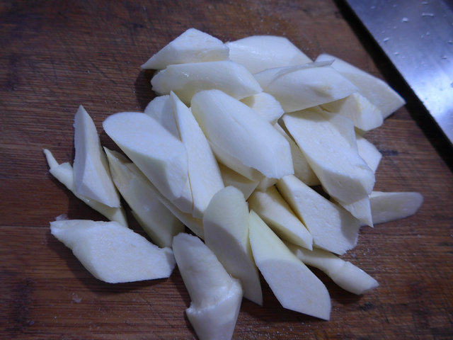 梅豆炒茭白步骤3