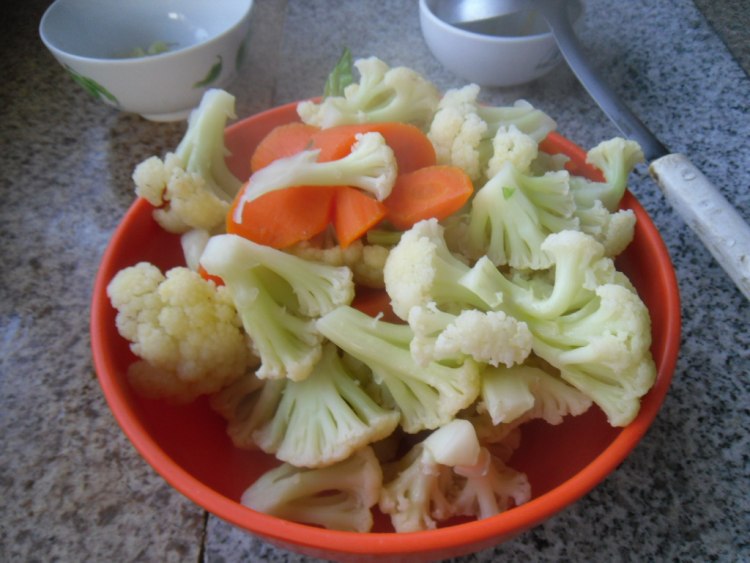 胡萝卜烧花菜步骤7