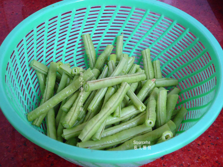 豆角炒秋葵步骤1