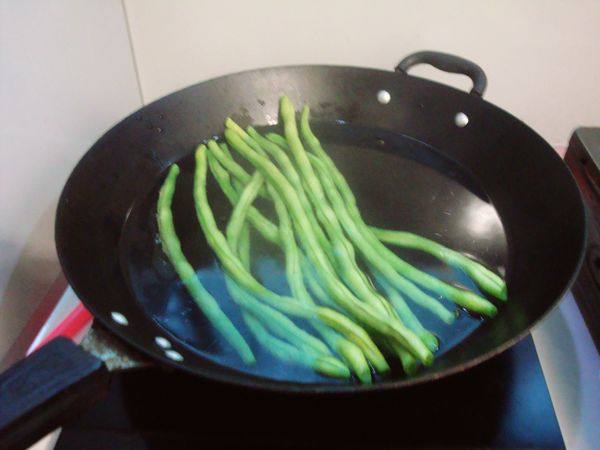 芝麻葱油豆角步骤1