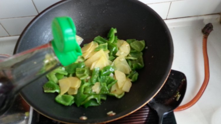 辣椒炒土豆片步骤8