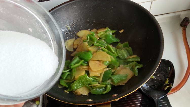 辣椒炒土豆片步骤9