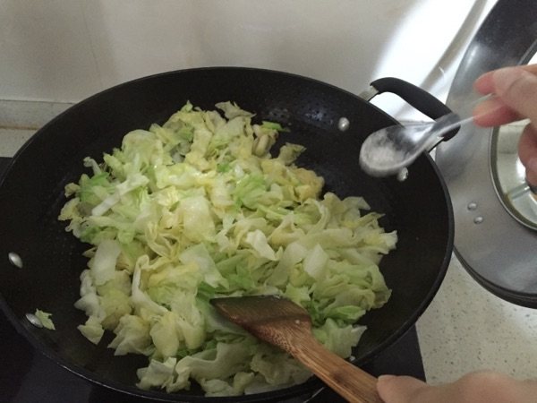 热炒包菜步骤5