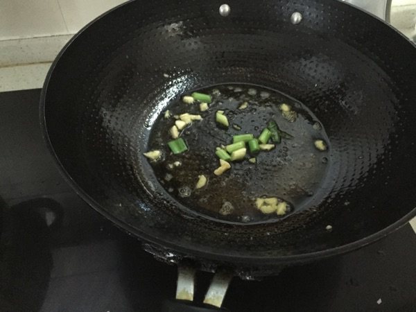 热炒包菜步骤3
