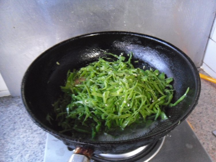 鲜味扁豆丝步骤10
