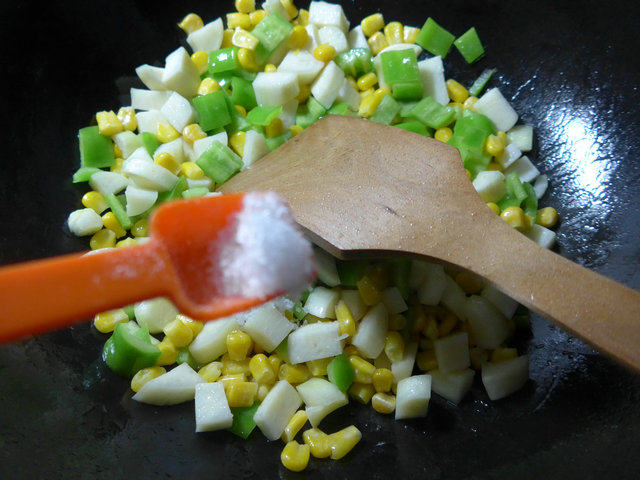 尖椒茭白炒玉米粒步骤11