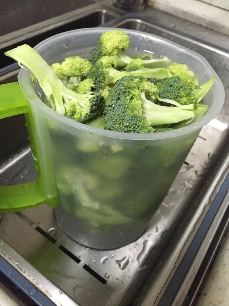 热炒西蓝花步骤1