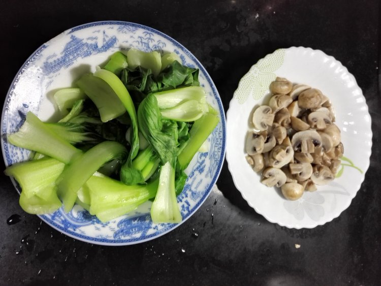 白蘑菇扒油菜步骤7