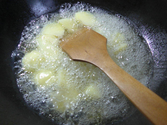 腌白菜煮土豆步骤3