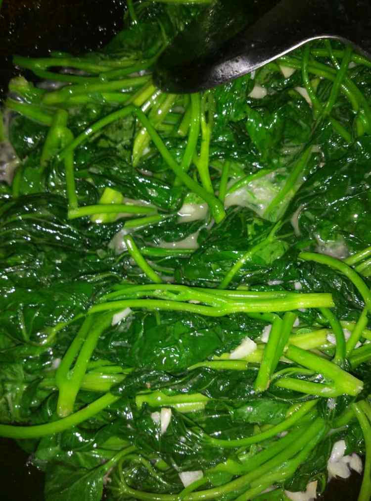 蒜蓉红薯叶步骤6