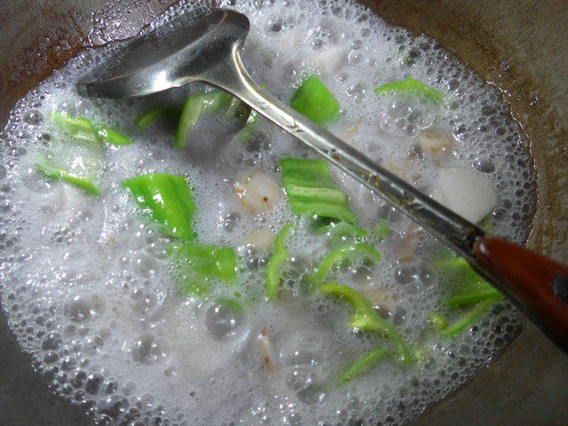 尖椒煮香芋步骤5