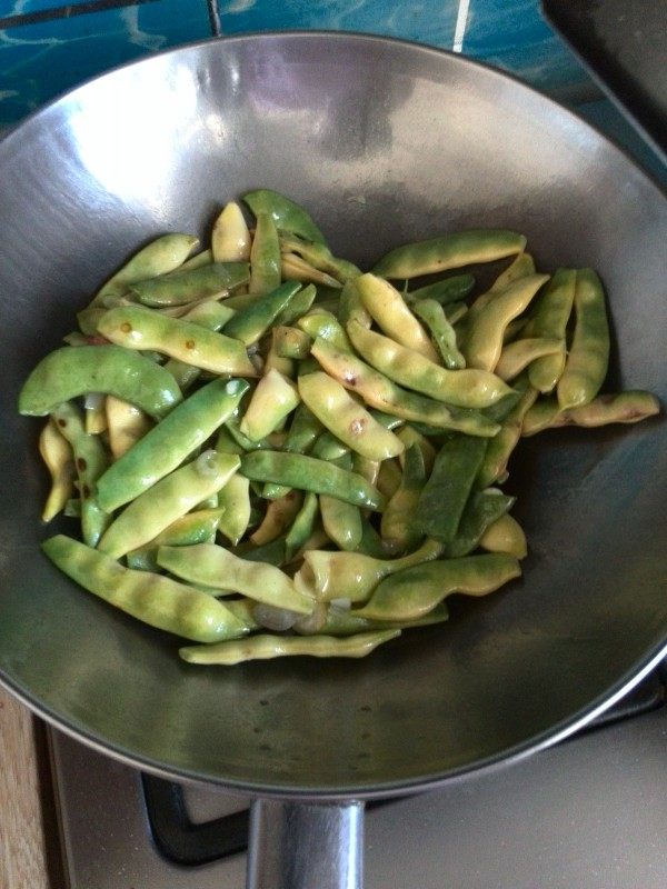 豆角炖粉条步骤2
