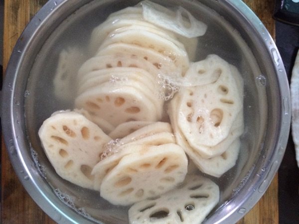 清炒藕片步骤2