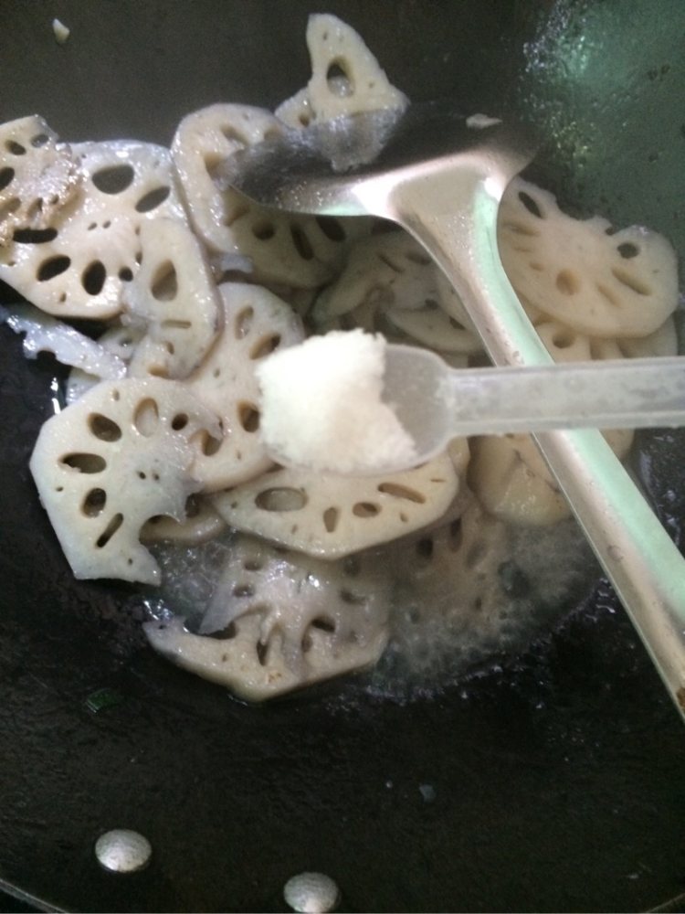 清炒藕片步骤6