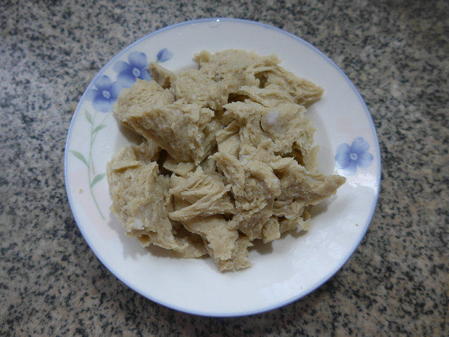 尖椒炒烤麸步骤2