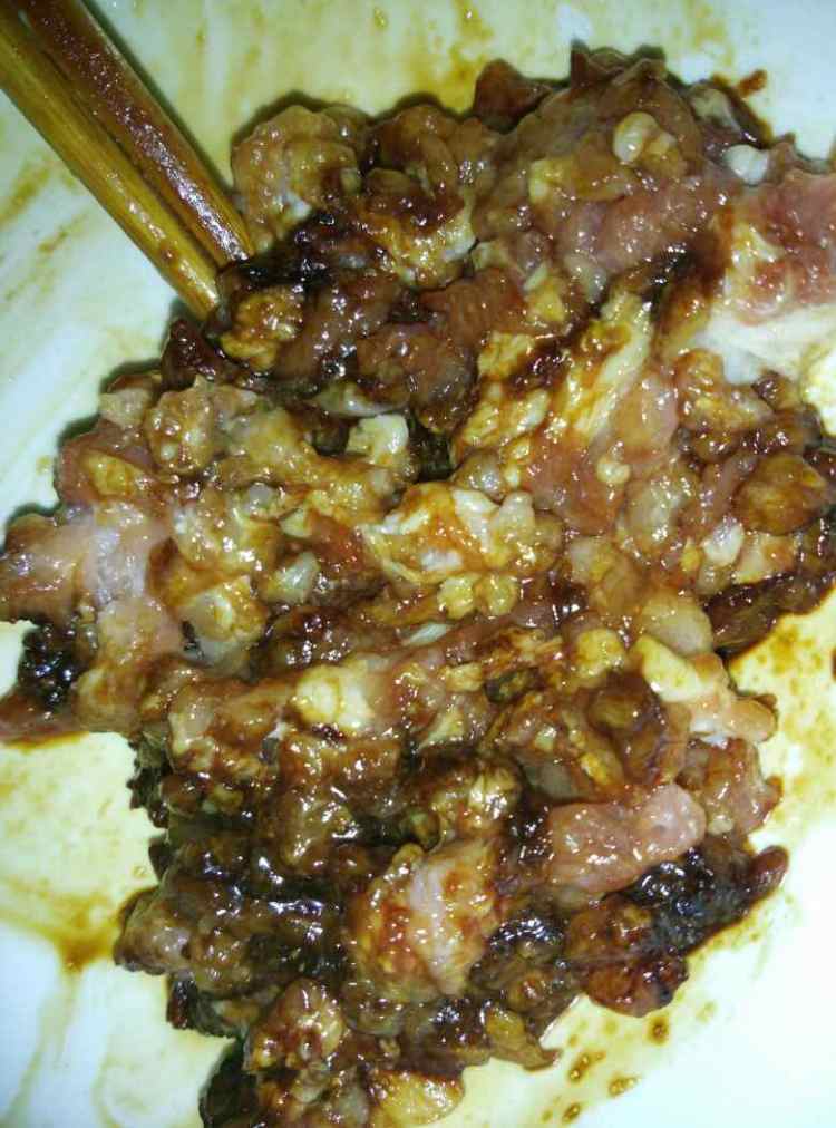 肉泥长豆角炒茄子步骤5