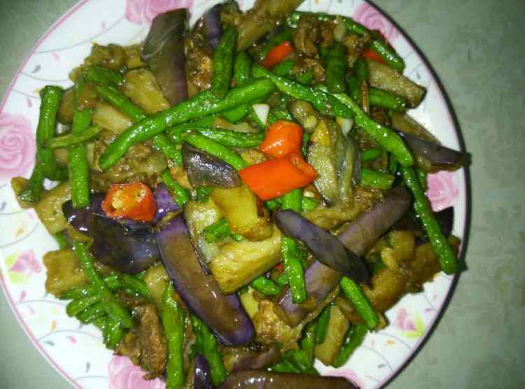 肉泥长豆角炒茄子步骤15