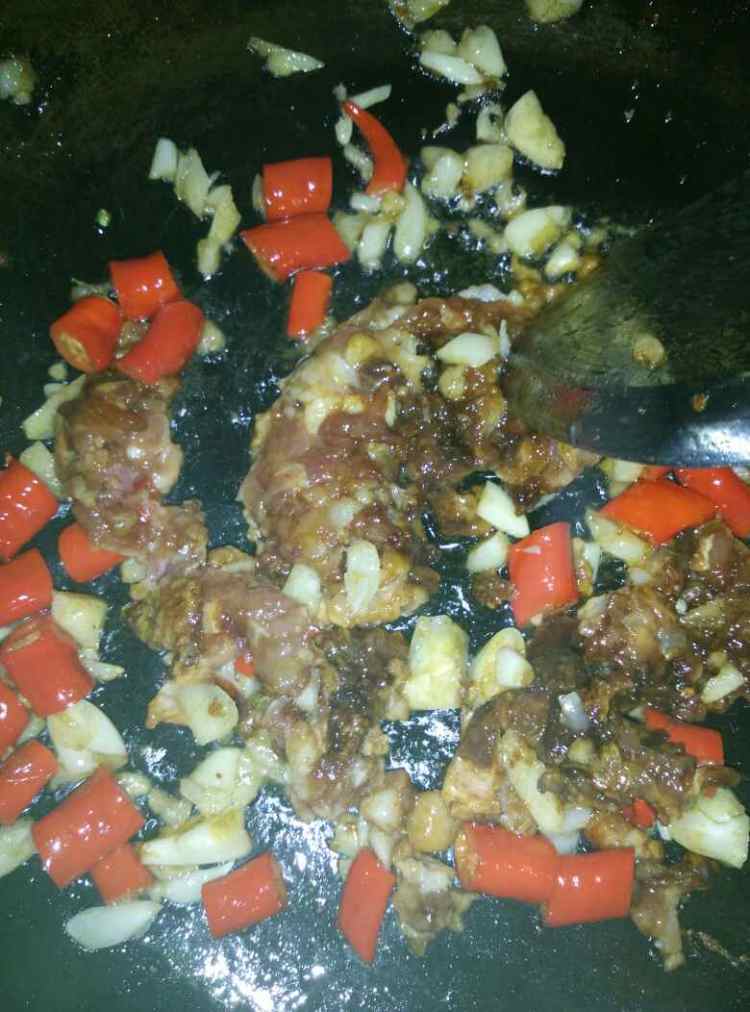 肉泥长豆角炒茄子步骤13