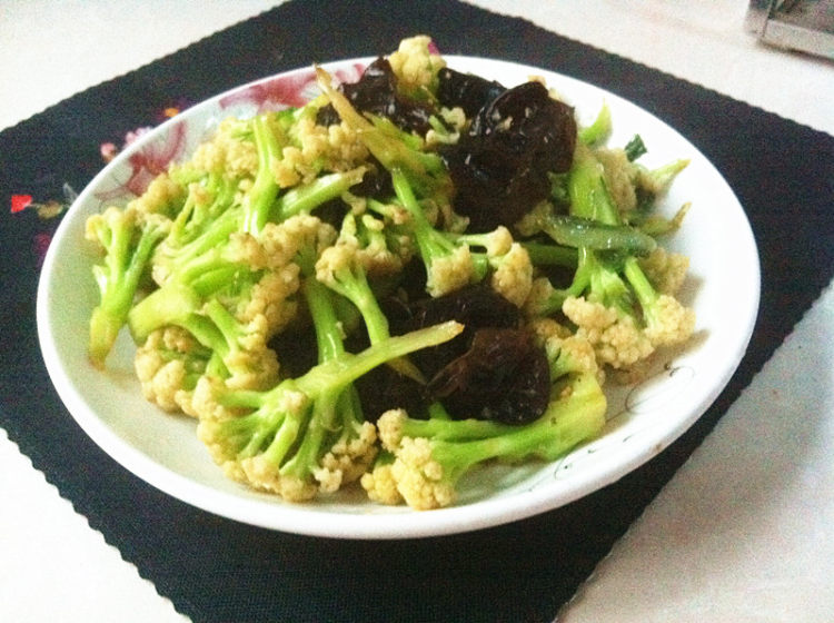 清炒菜花木耳步骤10