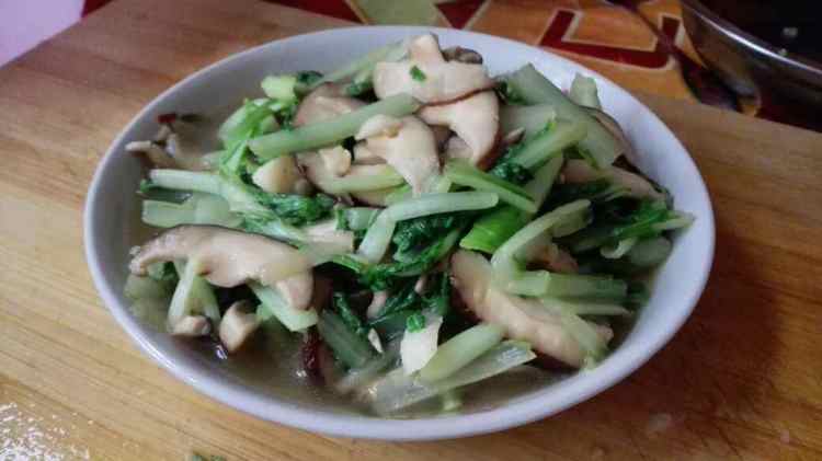 香菇炒小白菜步骤8