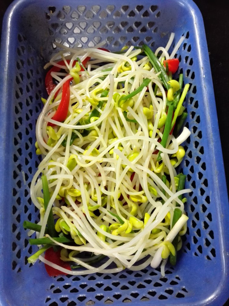 凉拌黄豆芽步骤11