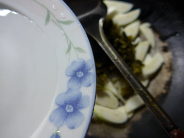 酸菜炒茭白步骤5