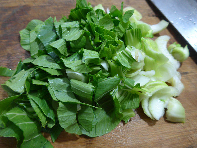 榨菜丝猪肚菇炒青菜步骤3