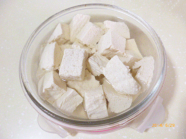 沾酱豆腐步骤1