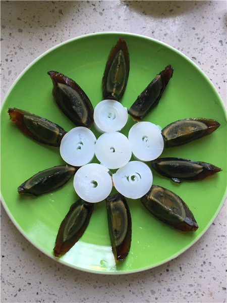 凉粉拌皮蛋步骤5