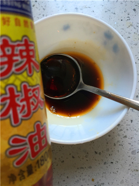 凉粉拌皮蛋步骤11