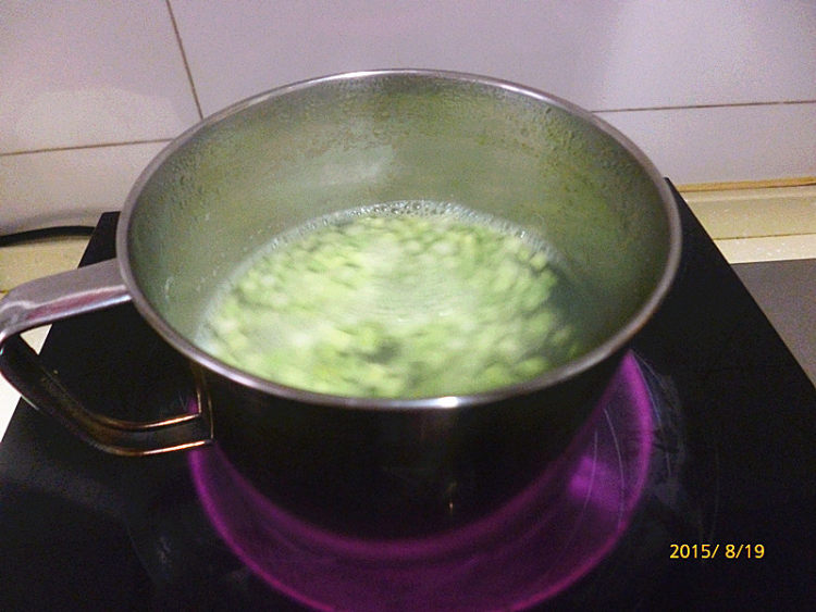 胡萝卜丁炒芦笋丁步骤3