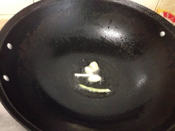 丝瓜炒毛豆步骤2