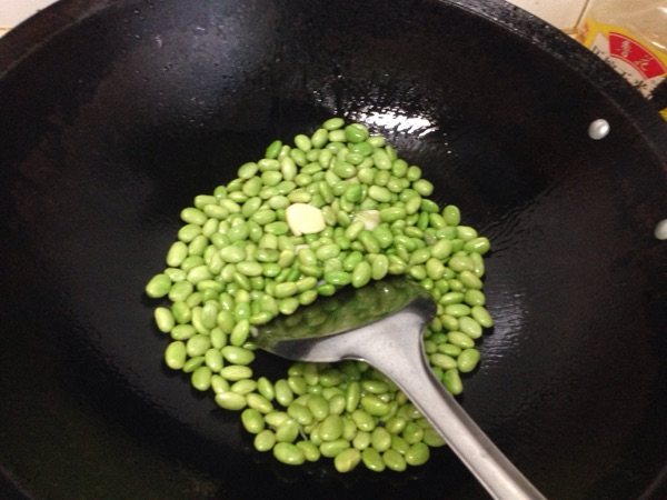 丝瓜炒毛豆步骤3