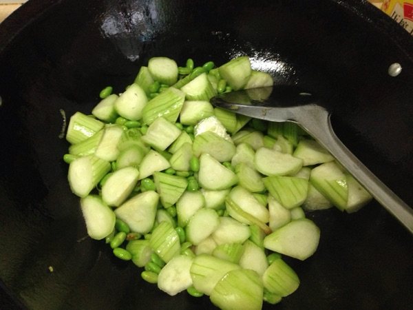 丝瓜炒毛豆步骤4