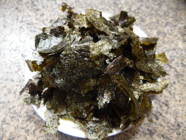 海苔炒花生米步骤2