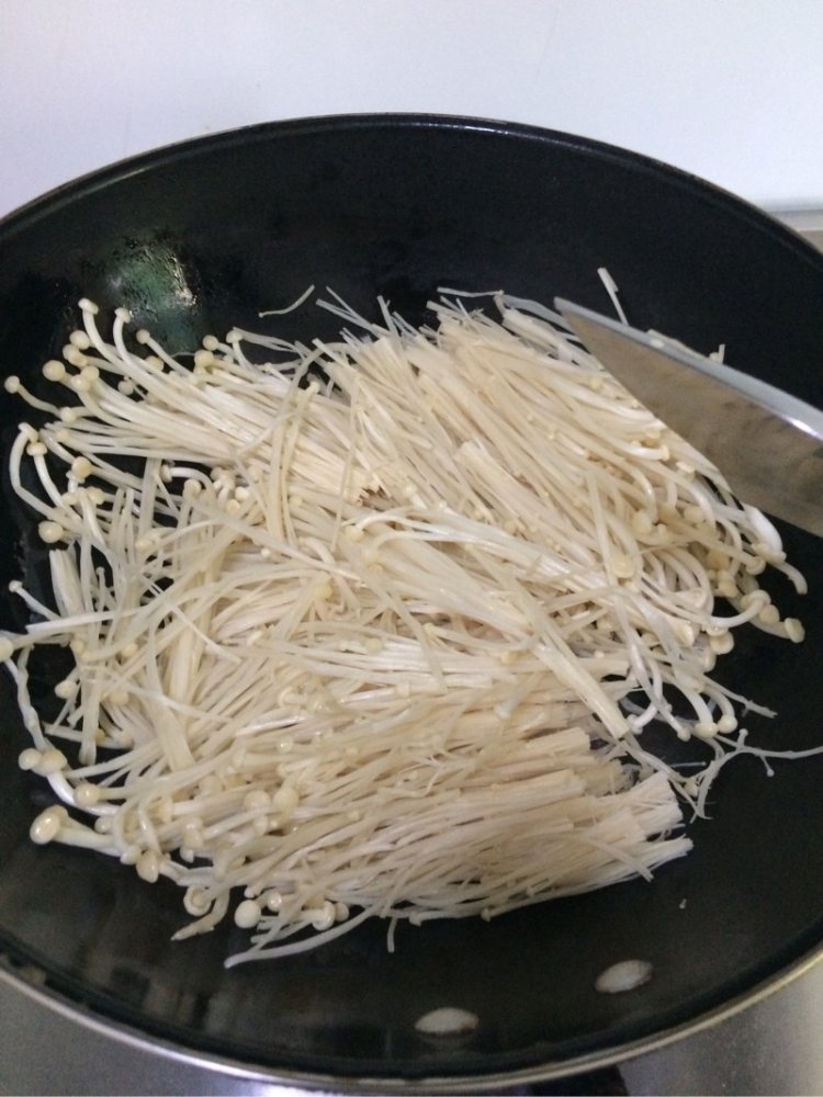 双椒金针菇步骤3