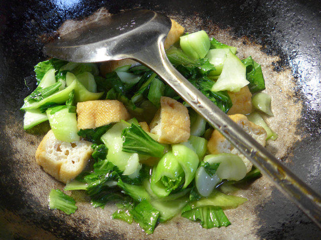 油豆腐炒青菜步骤9