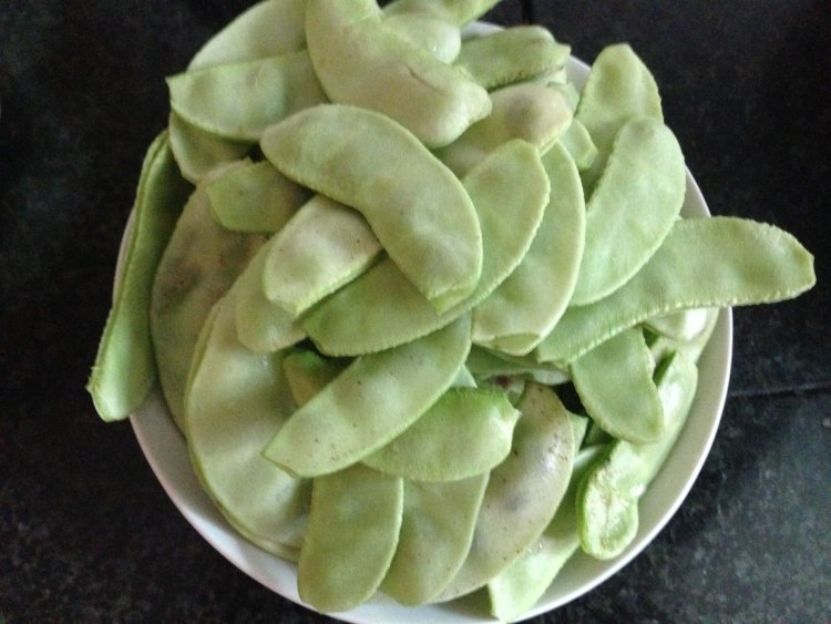 红辣椒炒扁豆步骤1