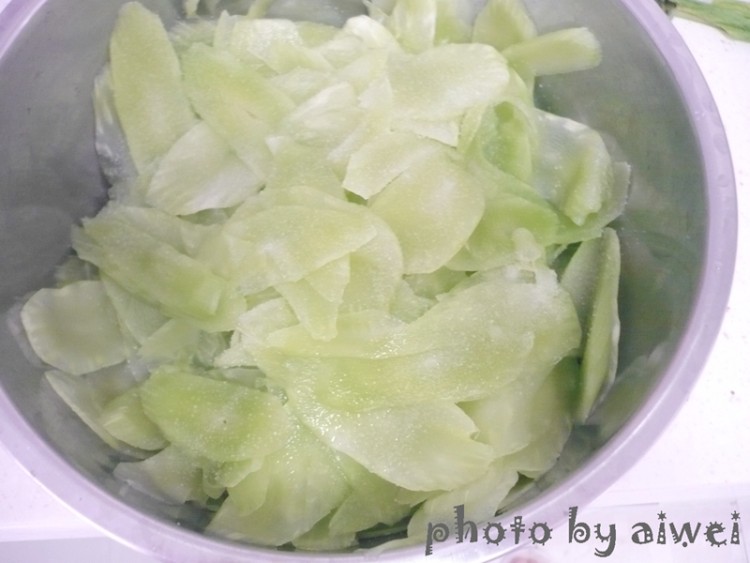 莴笋鲜榨菜步骤4