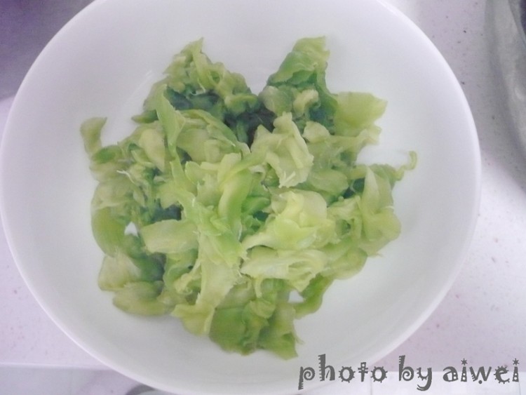 莴笋鲜榨菜步骤8