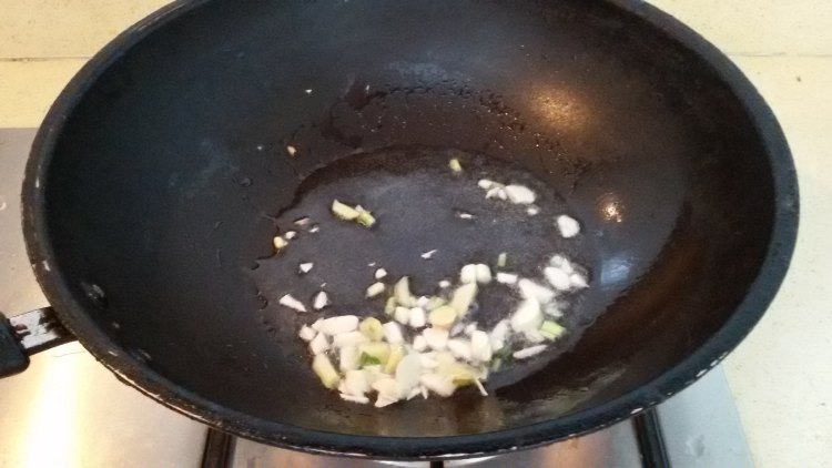 老鸭汤炒广东菜心步骤3